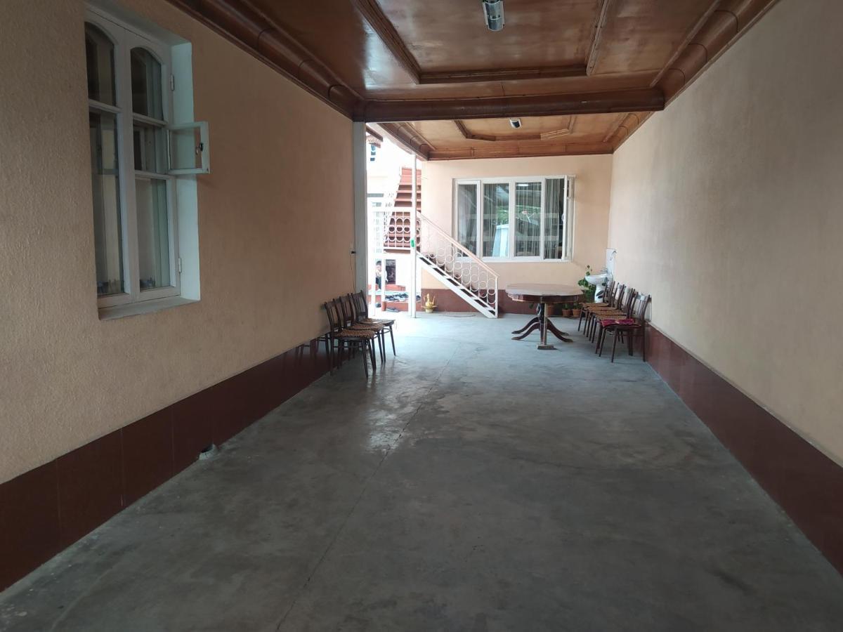 Гостевой Дом Конок Osh Bagian luar foto